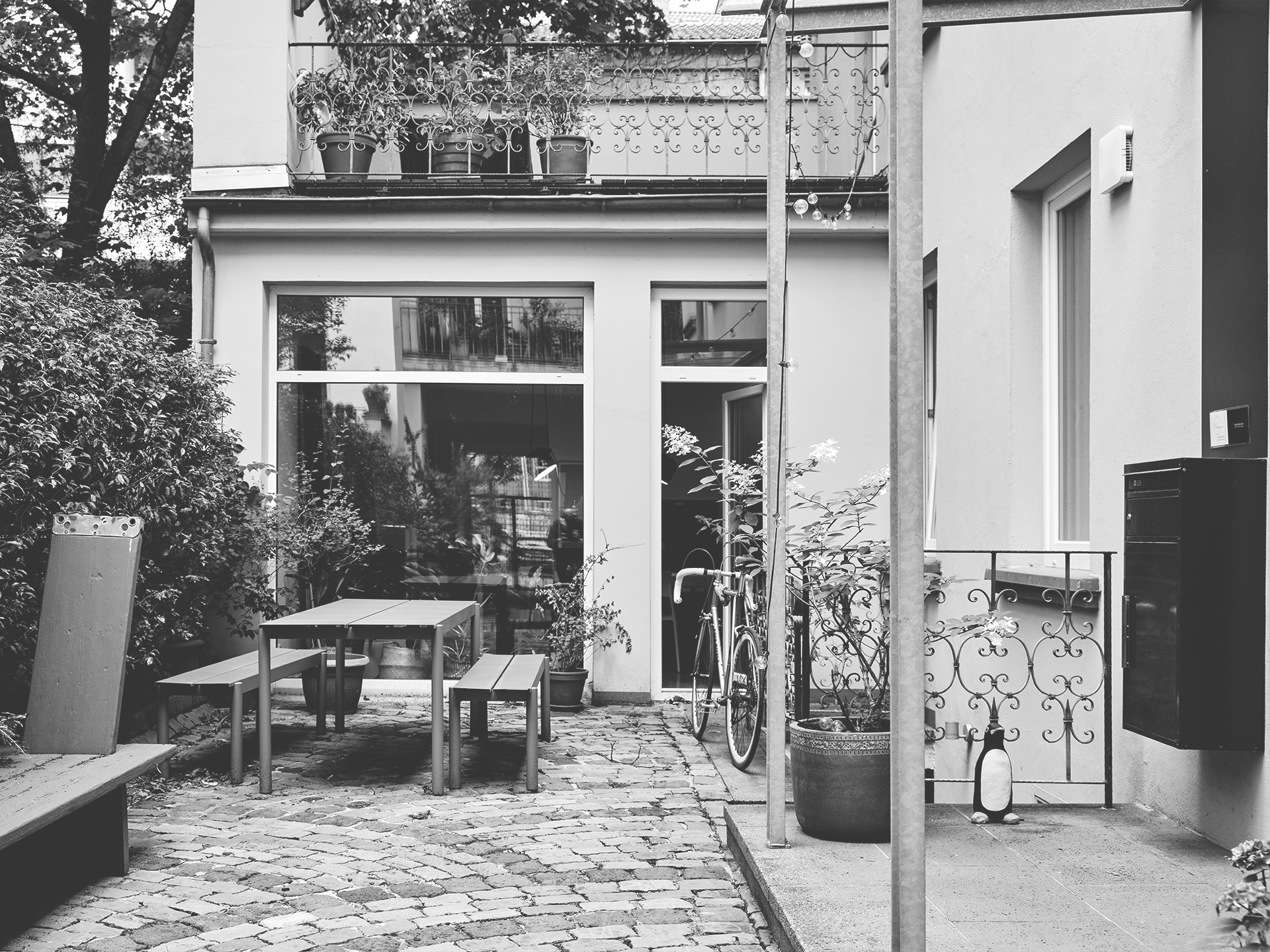 Architekturbüro, Düsseldorf, Innenhof, Office, Büroalltag, Schwarz Weiß, Nostalgie, Alltagsromantik