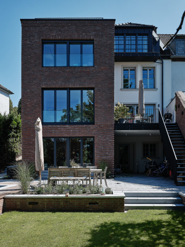 Gartenansicht Neubau und Bestandshaus